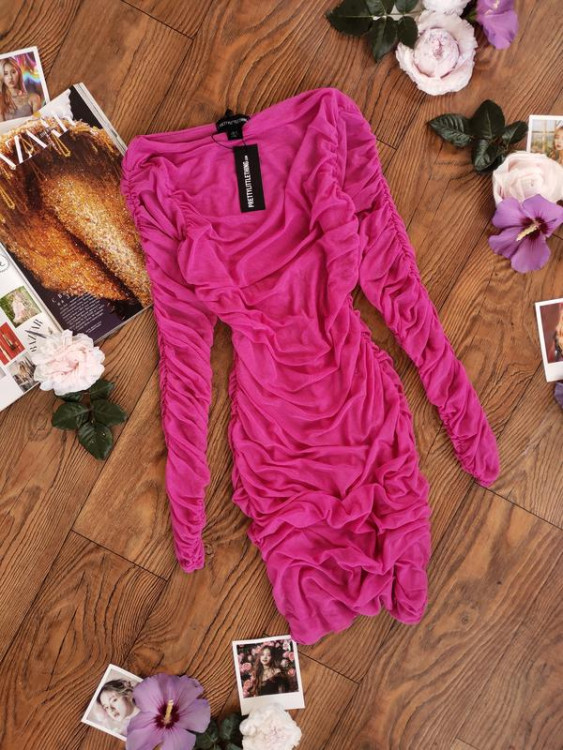 Сукня приталена яскраво рожева