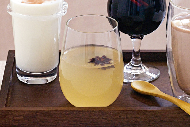 Грушевый напиток с корицей.