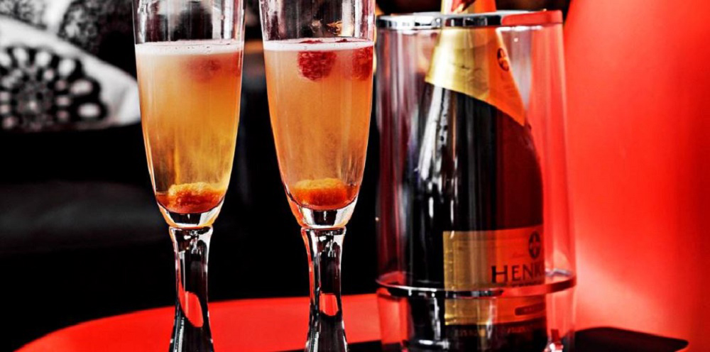 Игристый малиновый коктейль