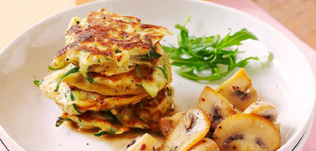 Кабачковые блинчики с грибами.