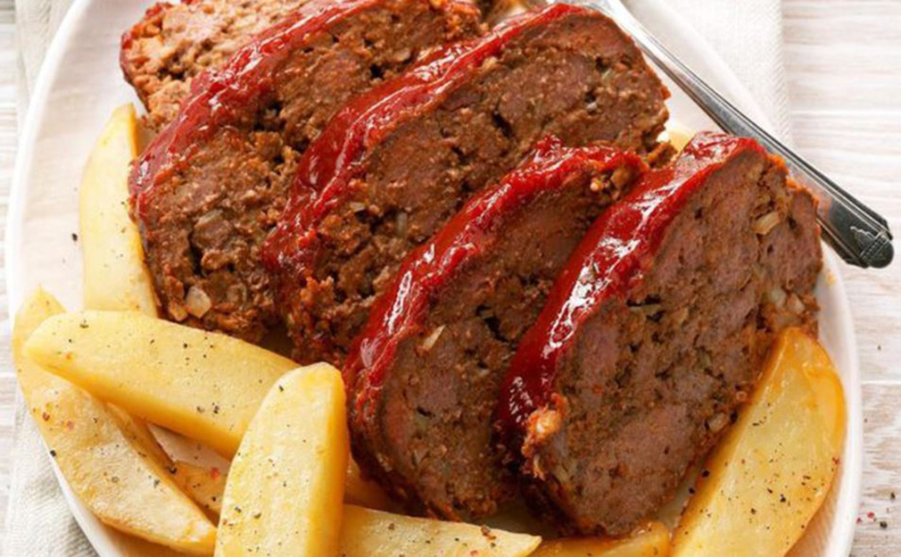 Мясной хлеб с овощами.