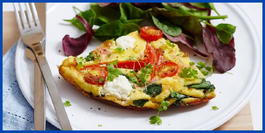 Сельский омлет с сыром и ветчиной