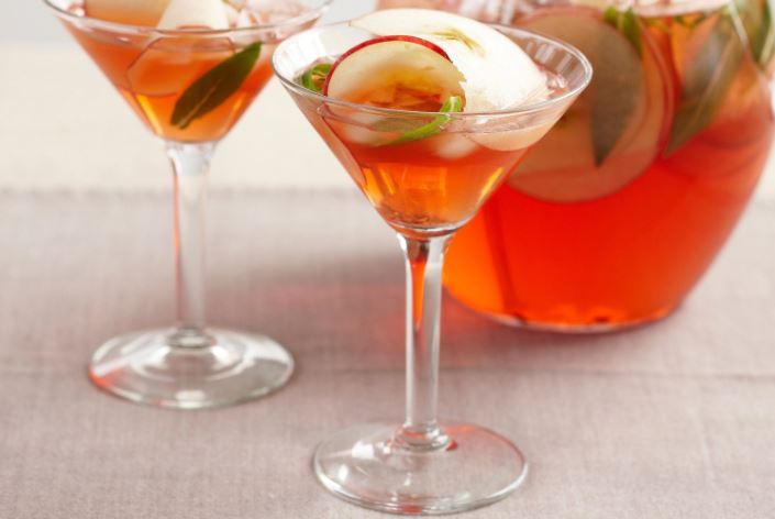 Пунш из яблок, Кампари и мяты.