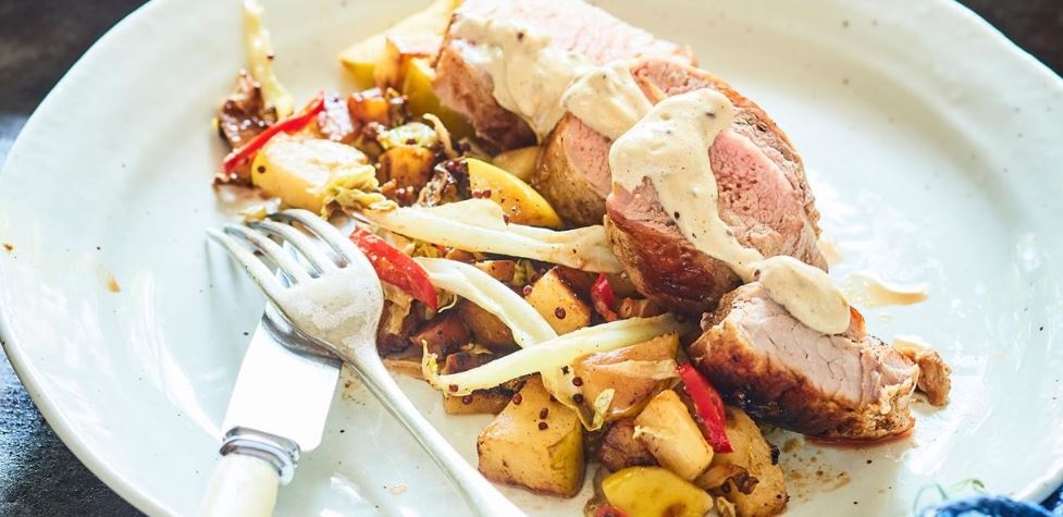 Свинные медальйоны с яблоками Свинные медальйоны с яблоками