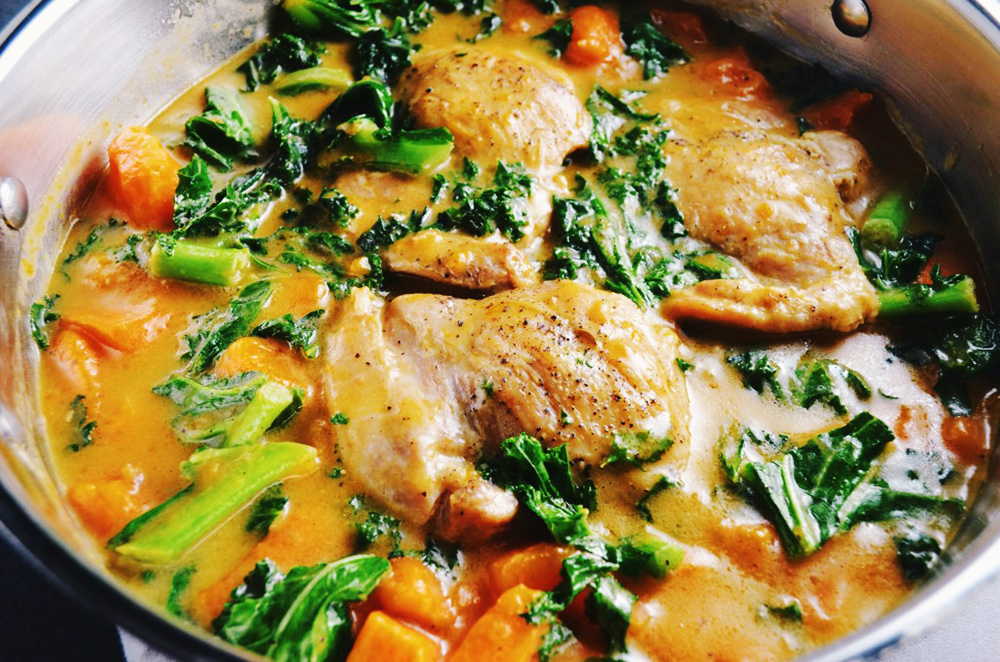 Тушенная курица в кокосовом кари